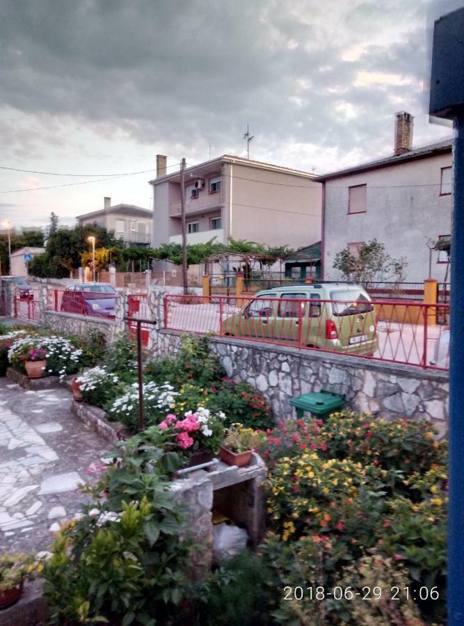 Apartman Vivian Pula Exterior foto